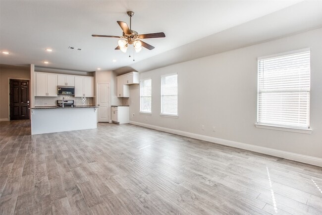 Building Photo - 3501 Montadale Ave