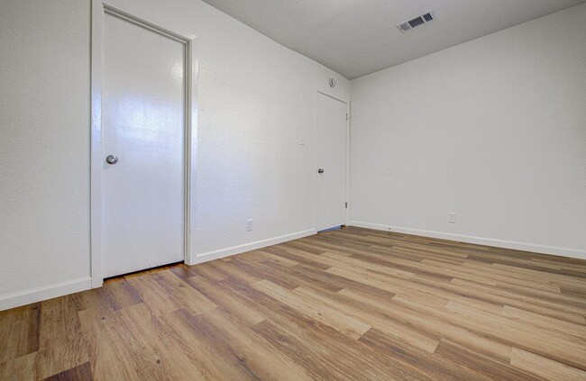 Building Photo - 1306 Bonnie Brae St