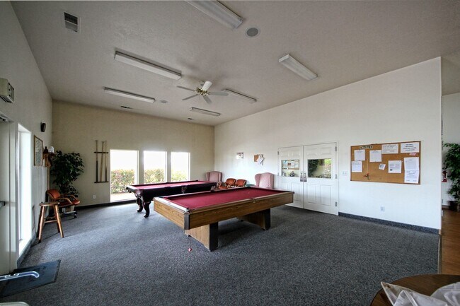 Building Photo - 2 Bed/1.5 Bath In An Active 55+ Community