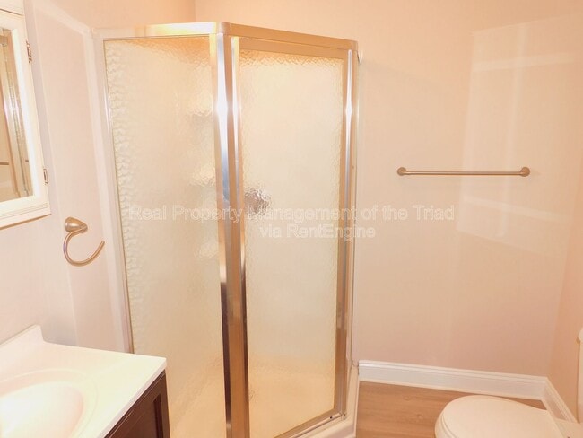 Building Photo - 915 Idlewood Dr