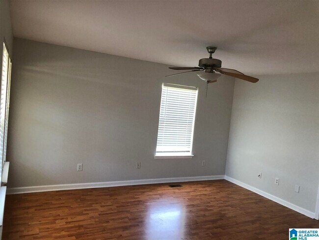 Building Photo - 805 Moonlite Dr