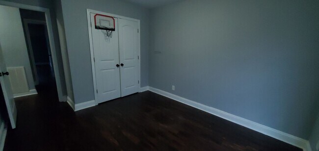 Building Photo - 1401 Carnsmore Dr
