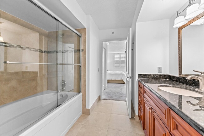 Building Photo - 3606 S Ocean Blvd