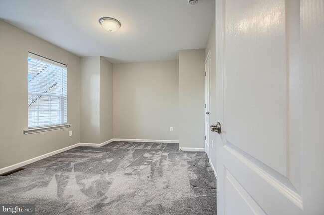 Building Photo - 601 Long Wall Dr