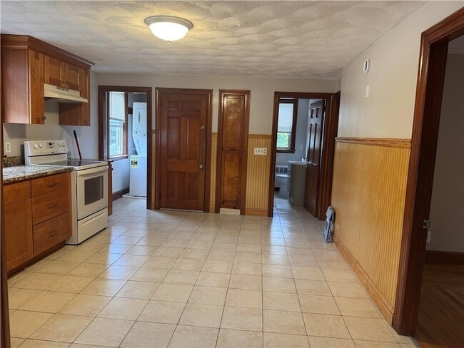 Building Photo - 83 Farnum Pike