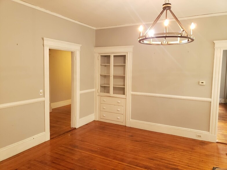 Building Photo - 56 Maple Plz