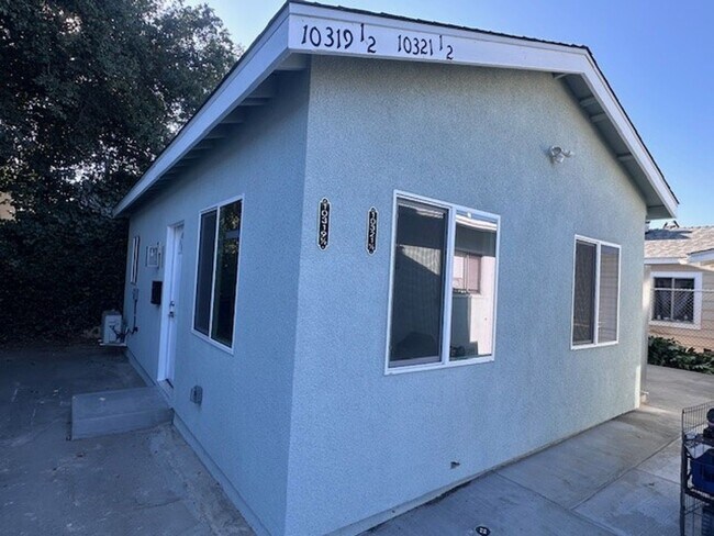 Building Photo - Eldora, 10313-10321 1/2