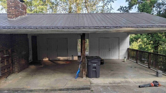 Building Photo - 4805 Linda Ct