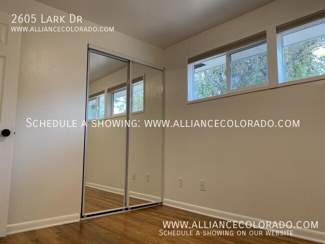 Building Photo - 2605 Lark Dr