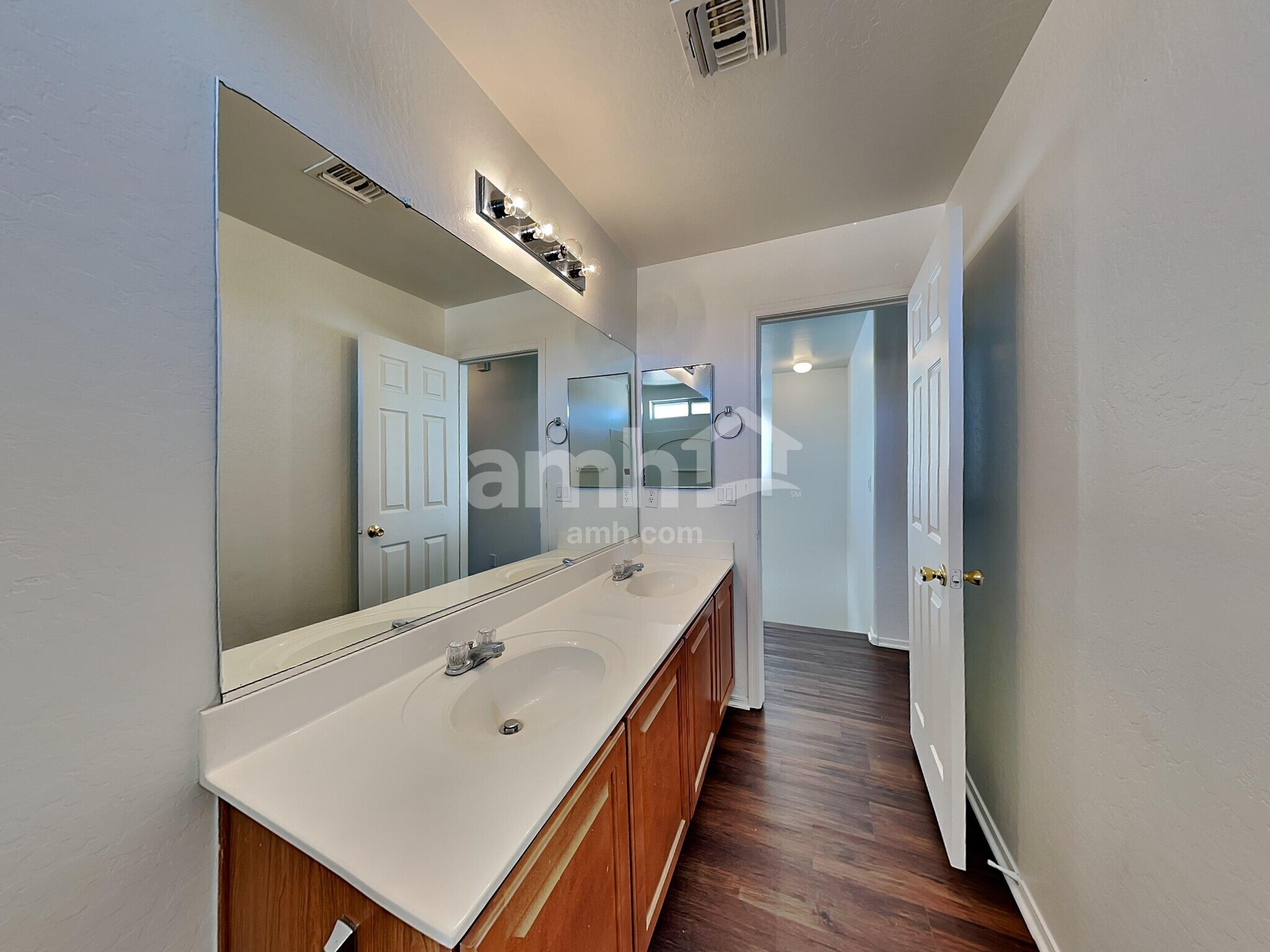 Building Photo - 22377 W Solano Dr