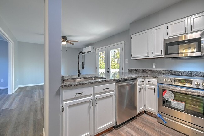 Building Photo - 254 Wildwood Dr