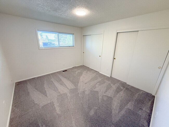 Building Photo - 1721-1723 Dawn