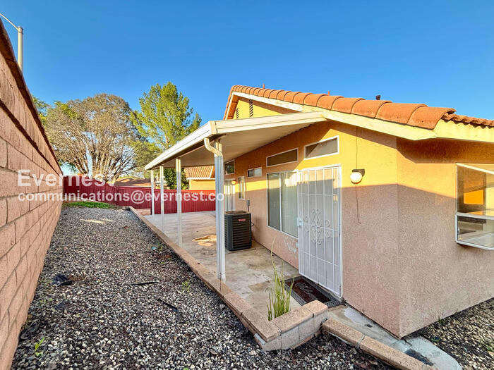 Building Photo - 27271 Prominence Rd