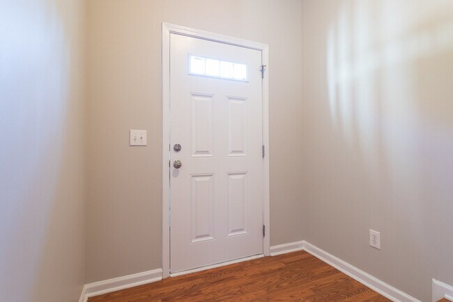 Building Photo - Spacious Wake Forest Town Home For Rent