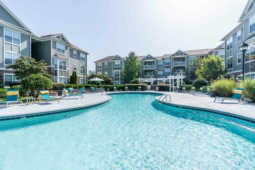 Primary Photo - View at Legacy Oaks