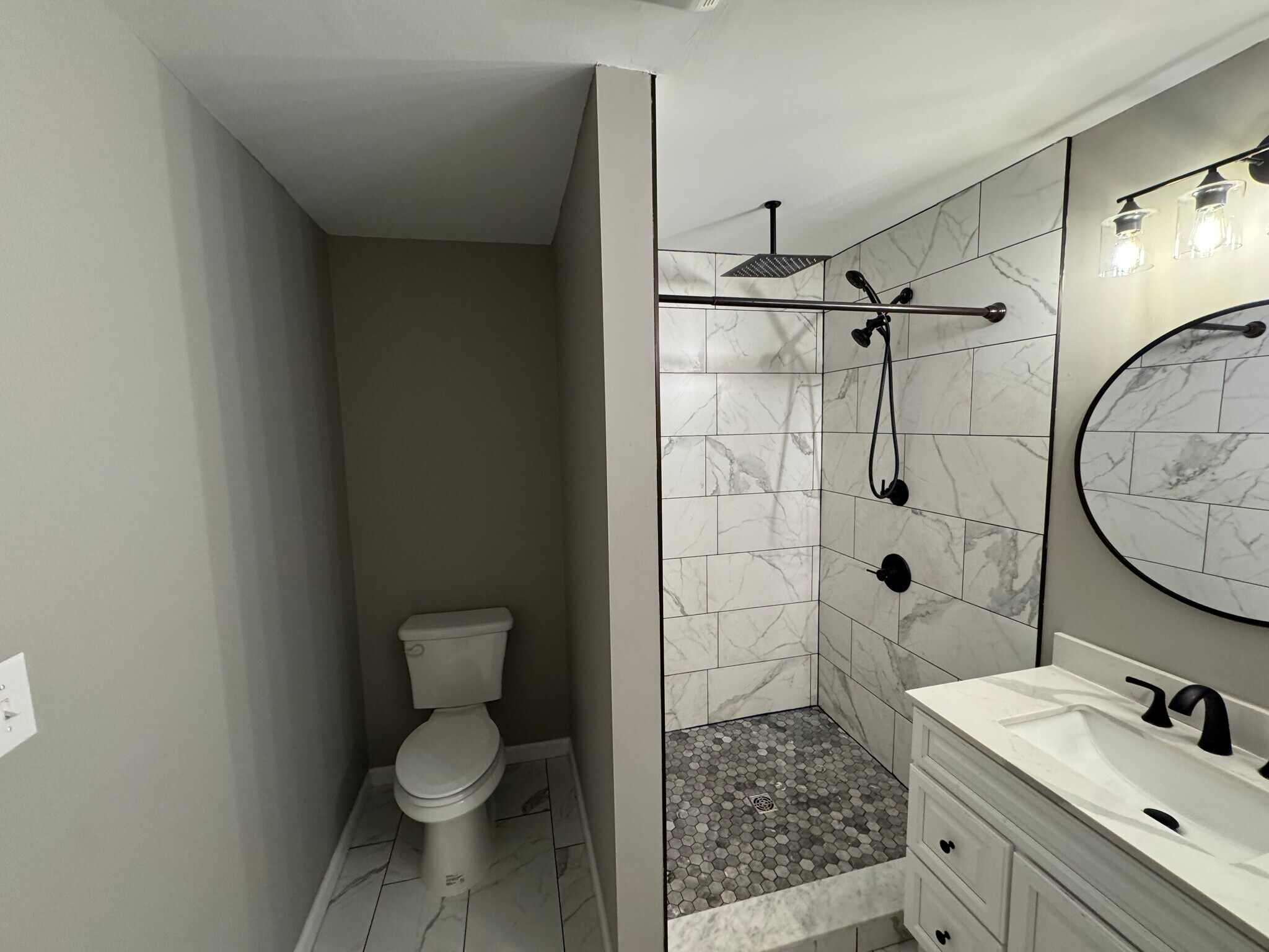 Master bath - 100 Sunset Dr