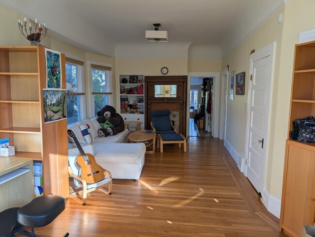 Building Photo - 3049 Wheeler St