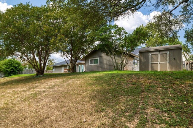 Building Photo - 7107 Scenic Brook Dr