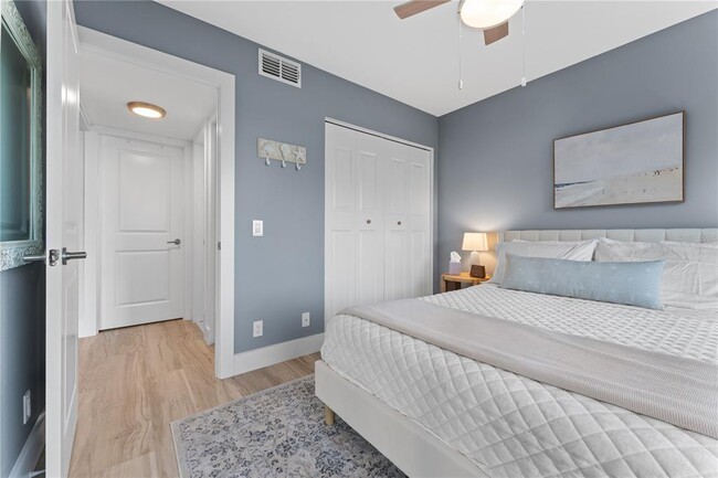 Building Photo - 6287 Bahia Del Mar Cir N