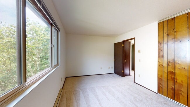 Building Photo - Barclay Apartments