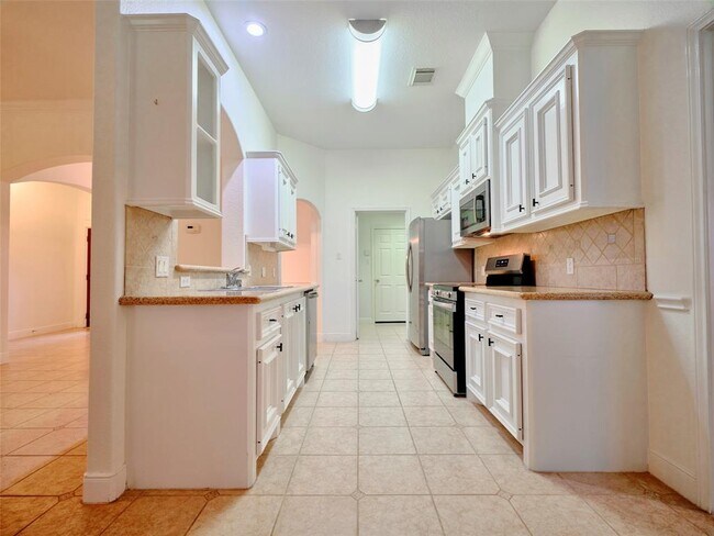 Building Photo - 10611 Alex Dr