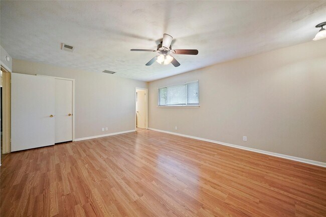 Building Photo - 1319 Spillers Ln