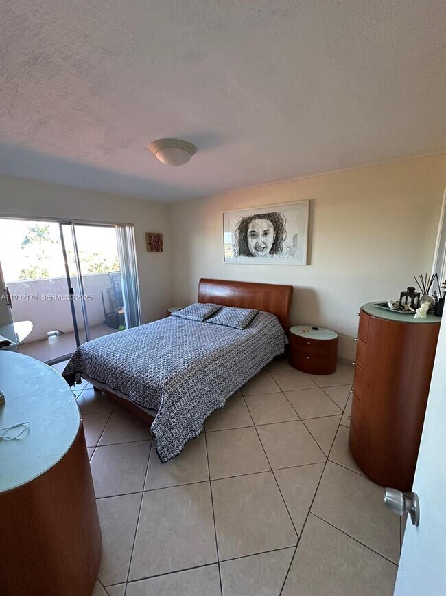 Building Photo - 6091 W 22nd Ct