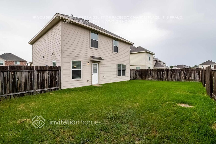 Building Photo - 12618 Mountain Daisy Rd