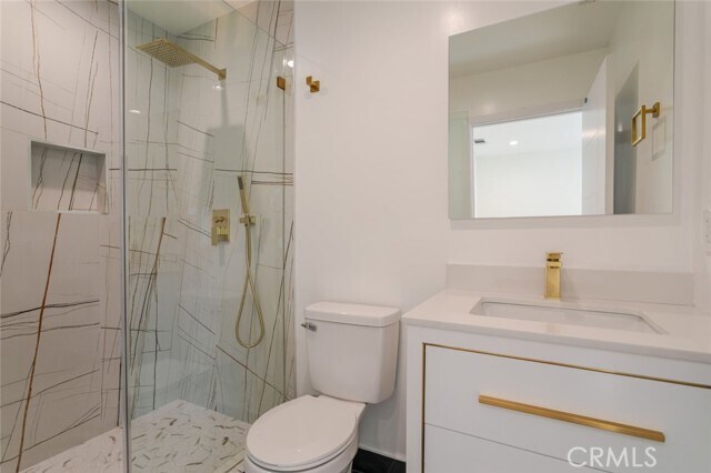 Building Photo - 10423 Pinyon Ave