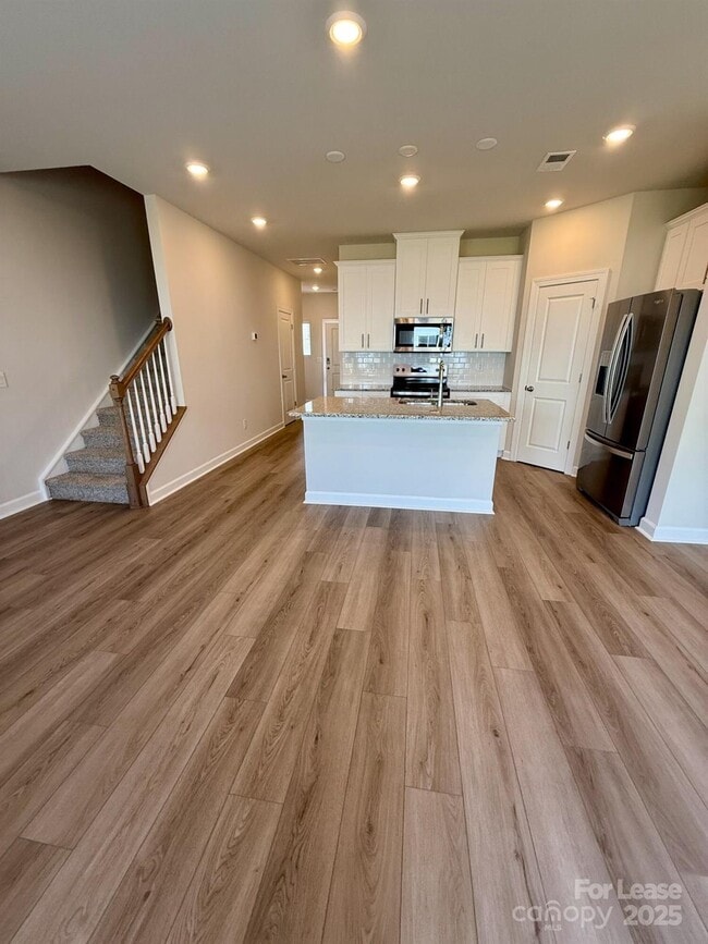 Building Photo - 1719 Braemar Vlg Dr