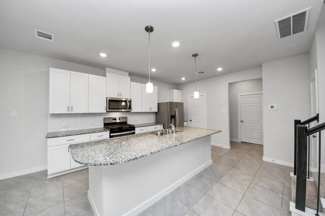 Building Photo - 3830 Glossy Lk Dr