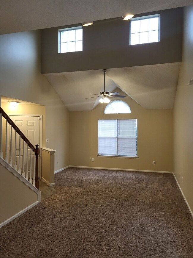 Building Photo - ADKINS RESERVE/SUMMERWIND