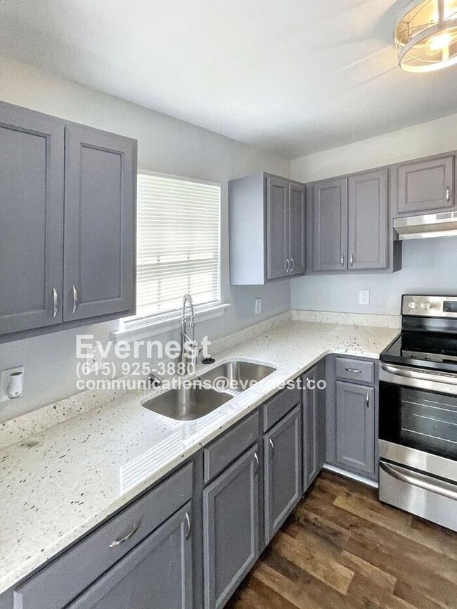 Building Photo - 3-Bedroom, 2-Bathroom Home with Deck and C...