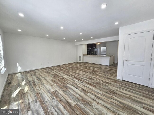 Building Photo - 73 Medal Way