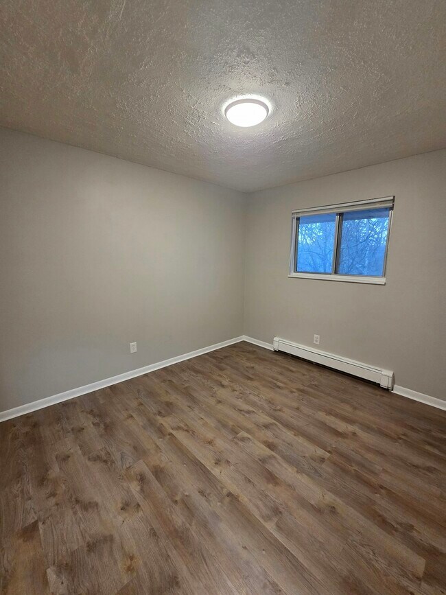 Building Photo - 10682 E Holly Rd