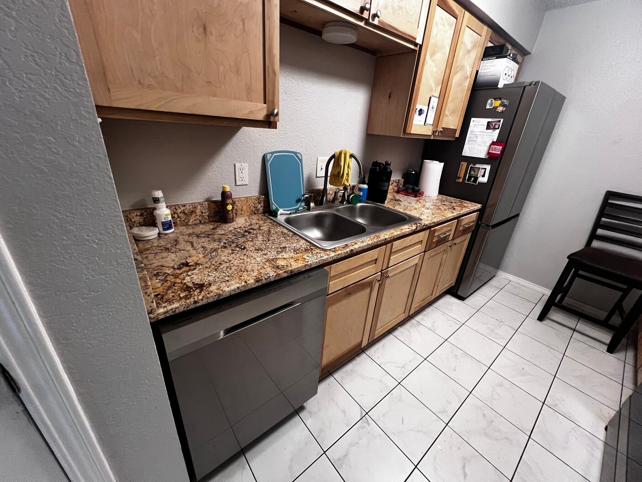Building Photo - 2214 Lavern St