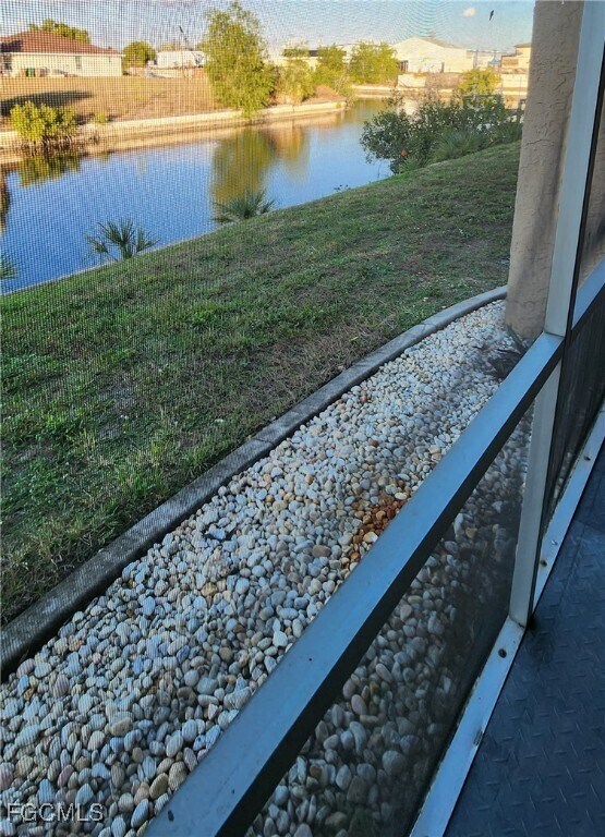 Building Photo - 723 SE 10th St