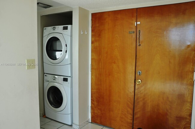 Building Photo - 11750 SW 18th St