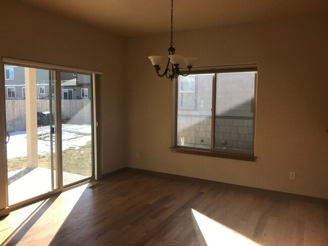 Building Photo - Single Family Home for Rent in Bozeman