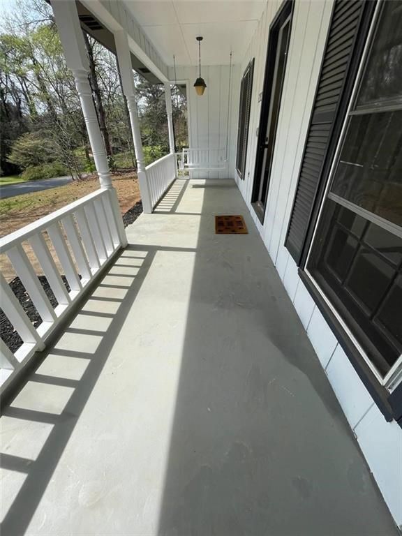 Building Photo - 1202 Lafayette Dr SW