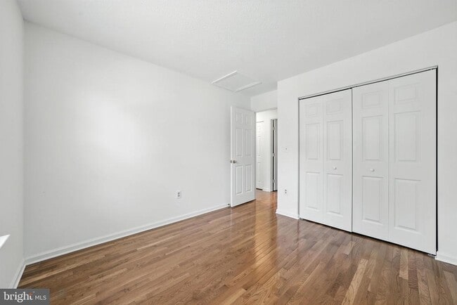 Building Photo - 18202 Macrae Ct