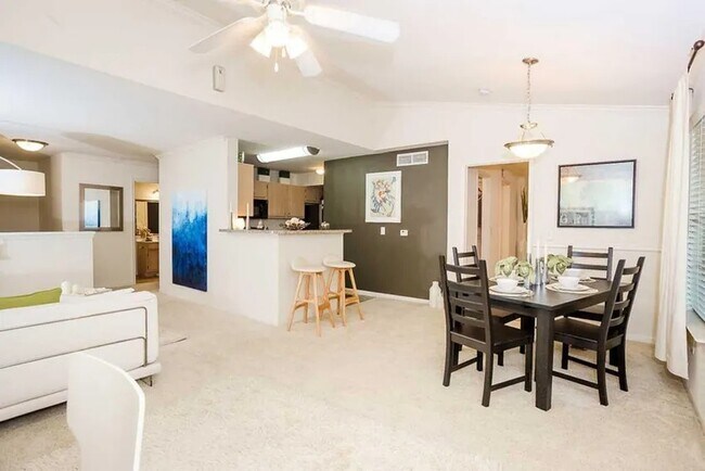 Building Photo - North Houston Living | Easy Commute & Comfort