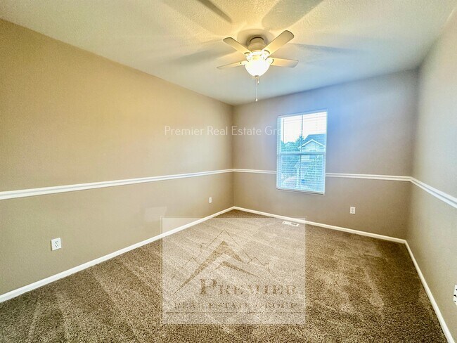 Building Photo - 7825 Sandy Spgs