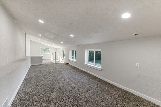 Building Photo - 31423 Reids Prairie Rd