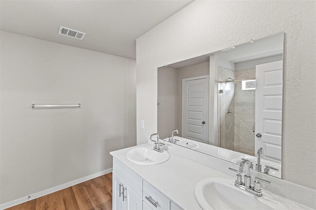 Building Photo - 8019 Camphor Ct