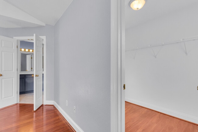 Building Photo - 109 Trinity Dr