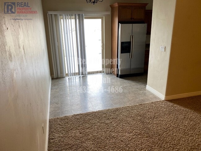 Building Photo - 3 bed 2.5 bath townhome in Fox Run