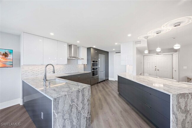 Building Photo - 6075 Pelican Bay Blvd