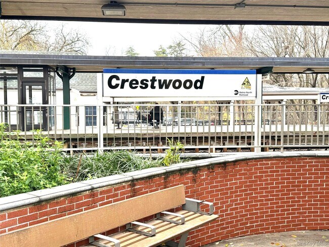 Building Photo - 23 Young Pl