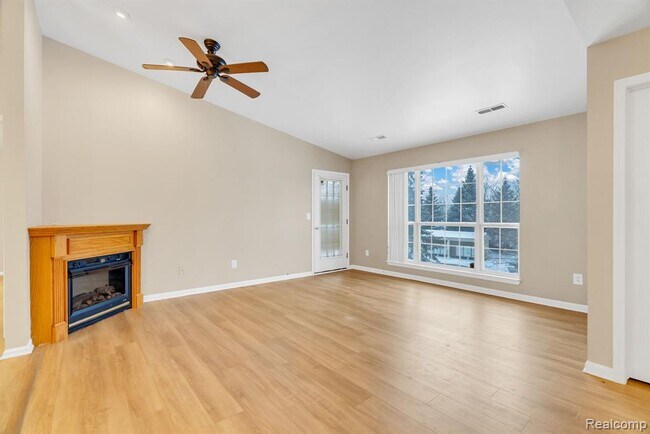 Building Photo - 8208 Chesapeake Cir